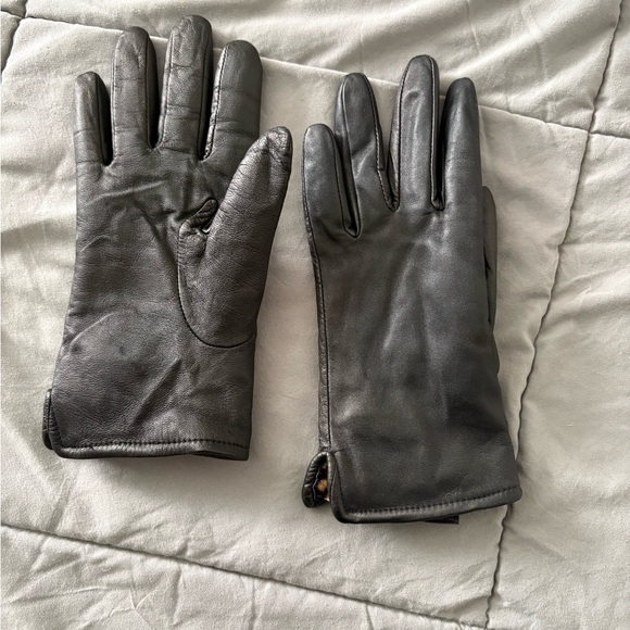 Wilson Leather Black Leather Gloves with Animal Print - Picture 4 of 4